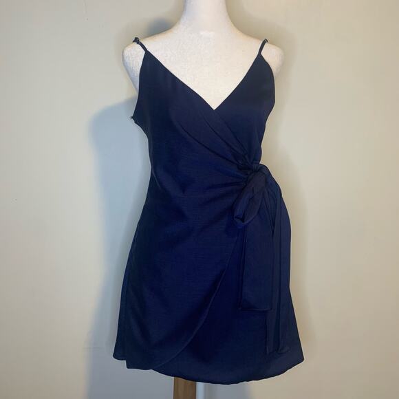 Selfie Leslie navy blue v-neck sleeveless mini wrap dress size S - Picture 2 of 11
